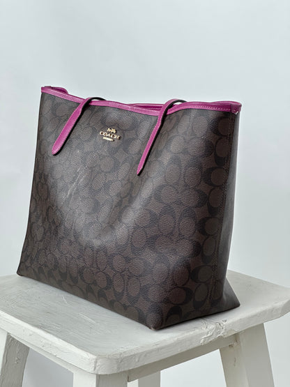 Coach Signature Tote Bag